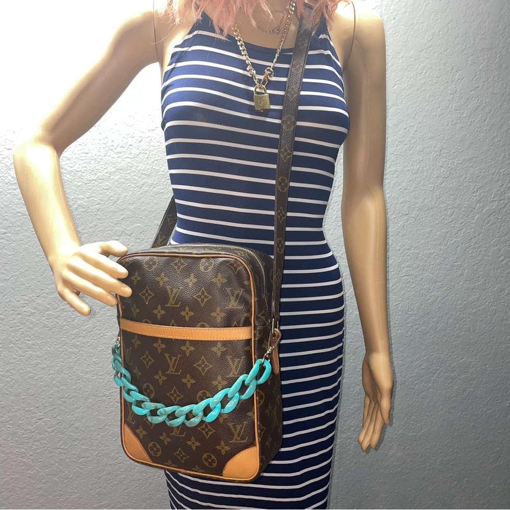 Gorgeous Auth Louis Vuitton Danube MM Crossbody Unisex EUC!!! - Picture 14 of 14